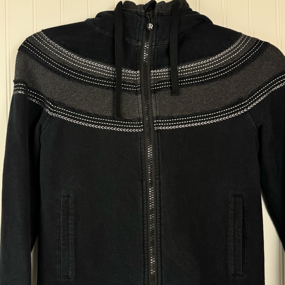 Lululemon Jacket Women’s 8 Black Full Zip Hoodie Remix Scuba Fair‎ Isle Yoga - Picture 3 of 13